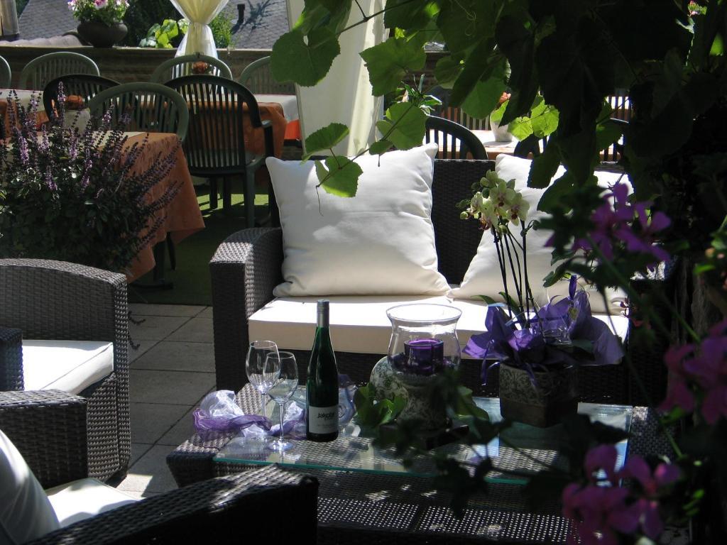 Restaurant Landgasthof Zum Wiesengrund Newel エクステリア 写真