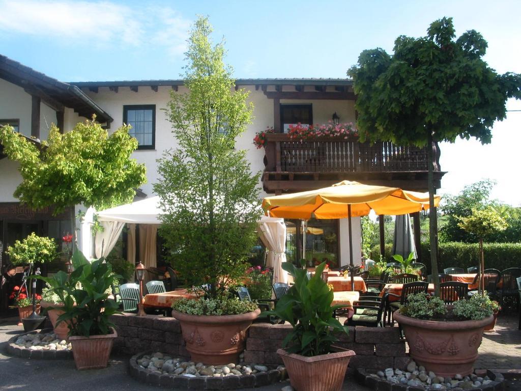 Restaurant Landgasthof Zum Wiesengrund Newel エクステリア 写真