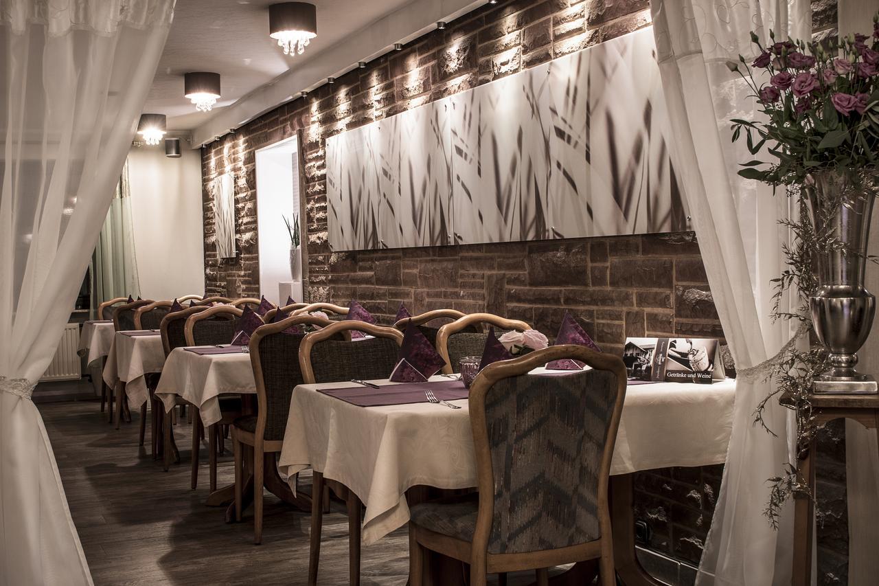 Restaurant Landgasthof Zum Wiesengrund Newel エクステリア 写真