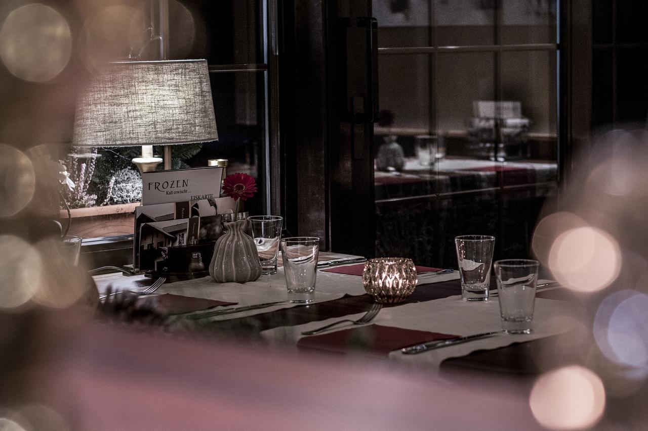 Restaurant Landgasthof Zum Wiesengrund Newel エクステリア 写真