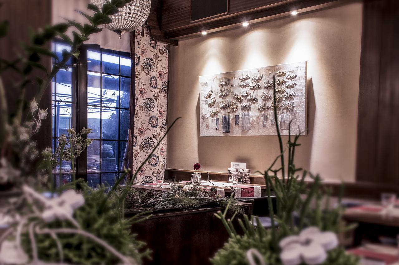 Restaurant Landgasthof Zum Wiesengrund Newel エクステリア 写真