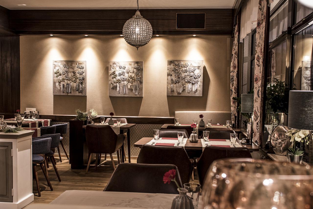 Restaurant Landgasthof Zum Wiesengrund Newel エクステリア 写真