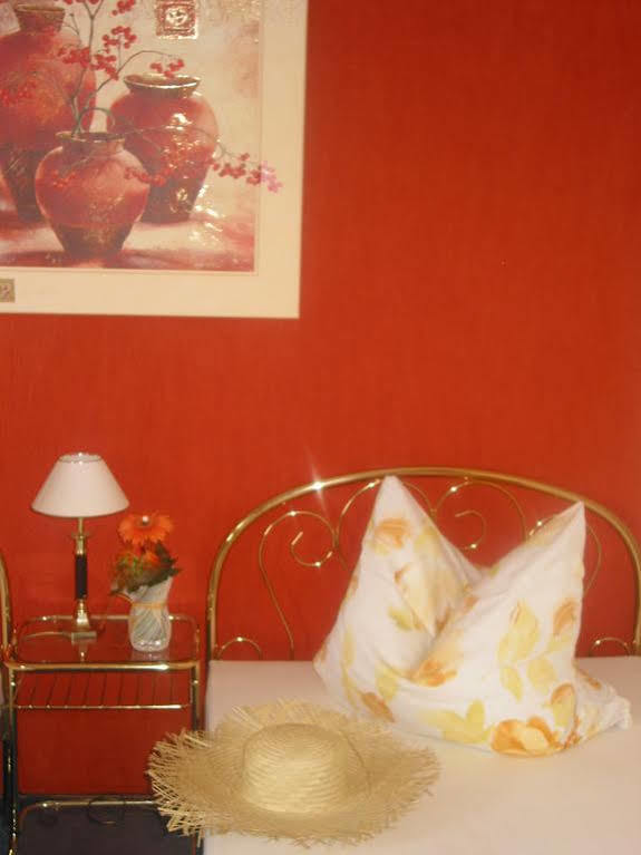 Restaurant Landgasthof Zum Wiesengrund Newel エクステリア 写真