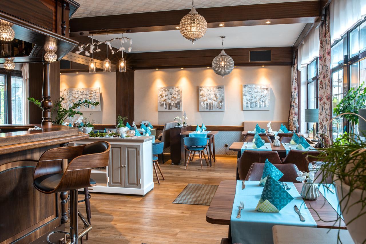 Restaurant Landgasthof Zum Wiesengrund Newel エクステリア 写真