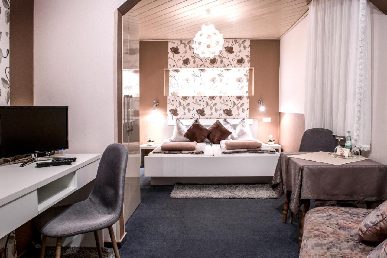 Restaurant Landgasthof Zum Wiesengrund Newel エクステリア 写真